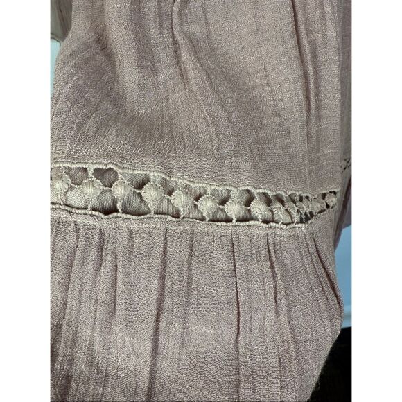 Vivid Importers of NY Dress Crochet Flare Sleeve Cold Sleeve size medium - Picture 6 of 8